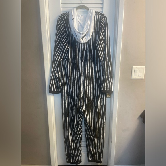 Disney’s Nightmare Before Christmas Jack Skeleton XL Zip Up Onesie Worn 1x - Picture 4 of 4